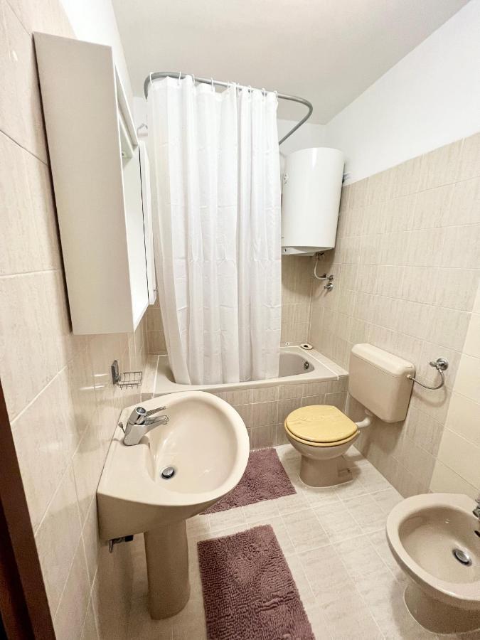 Martin Apartments 로비니 외부 사진